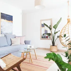 https://lovelysunny-apartament-near-poris-beach.tenerifehoteles.net